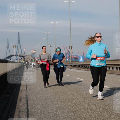 03.10.2025 - Köhlbrandbrückenlauf Fabian Wolf http://msf.ph/oto/9077811 03.10.2025 10:15:59 Position 3 2597 meine-sportfotos.de