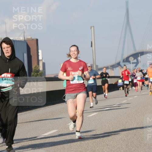 03.10.2025 - Köhlbrandbrückenlauf Jannik Wohlers http://msf.ph/oto/9077825 03.10.2025 09:52:40 Position 3 172, 1673, 1410 meine-sportfotos.de