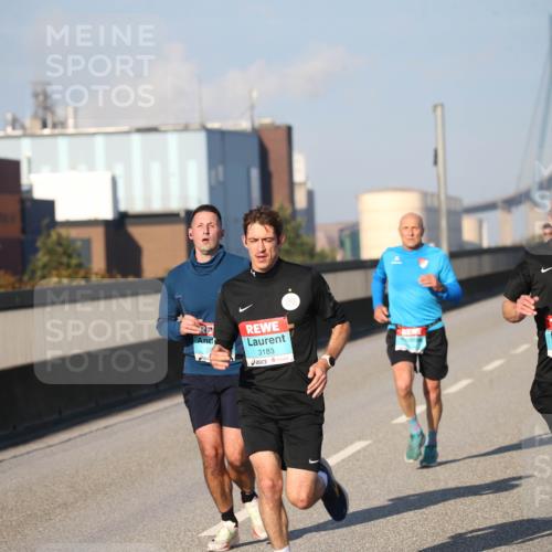 03.10.2025 - Köhlbrandbrückenlauf Jannik Wohlers http://msf.ph/oto/9077874 03.10.2025 09:44:52 Position 3 3183, 3211 meine-sportfotos.de