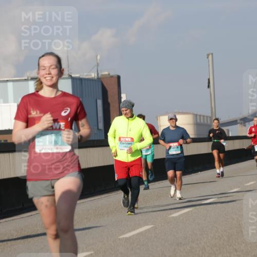 03.10.2025 - Köhlbrandbrückenlauf Jannik Wohlers http://msf.ph/oto/9077885 03.10.2025 09:52:42 Position 3 1410, 1451, 2733 meine-sportfotos.de