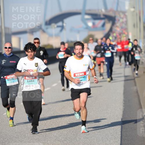 03.10.2025 - Köhlbrandbrückenlauf Jannik Wohlers http://msf.ph/oto/9077905 03.10.2025 09:44:55 Position 3 2820, 24, 1112, 38 meine-sportfotos.de