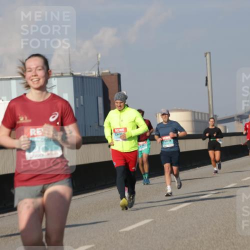 03.10.2025 - Köhlbrandbrückenlauf Jannik Wohlers http://msf.ph/oto/9077907 03.10.2025 09:52:42 Position 3 1410 meine-sportfotos.de