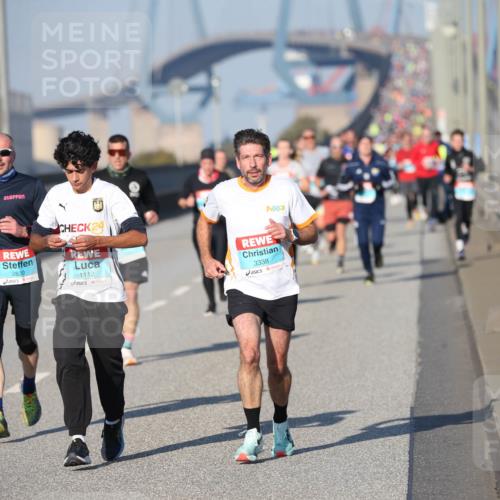 03.10.2025 - Köhlbrandbrückenlauf Jannik Wohlers http://msf.ph/oto/9077913 03.10.2025 09:44:55 Position 3 24, 2820, 1112, 3338 meine-sportfotos.de