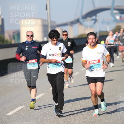 03.10.2025 - Köhlbrandbrückenlauf Jannik Wohlers http://msf.ph/oto/9077931 03.10.2025 09:44:56 Position 3 2, 1112, 338 meine-sportfotos.de