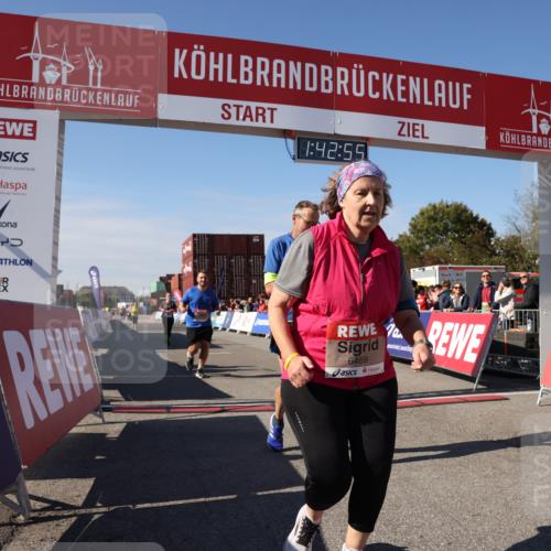 03.10.2025 - Köhlbrandbrückenlauf Lena Gebhardt http://msf.ph/oto/9077946 03.10.2025 13:42:55 Ziel 4778, 4944, 5086, 5418, 6468, 6469, 6548 meine-sportfotos.de