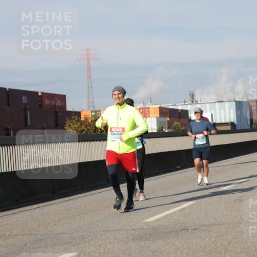 03.10.2025 - Köhlbrandbrückenlauf Jannik Wohlers http://msf.ph/oto/9077963 03.10.2025 09:52:48 Position 3 10800, 1451 meine-sportfotos.de