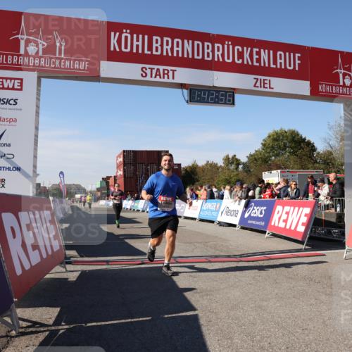 03.10.2025 - Köhlbrandbrückenlauf Lena Gebhardt http://msf.ph/oto/9077974 03.10.2025 13:42:57 Ziel 4778, 4944, 5086, 6468, 6469, 6548 meine-sportfotos.de