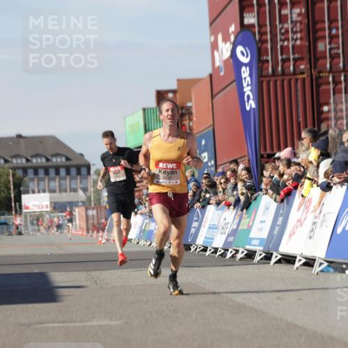 03.10.2025 - Köhlbrandbrückenlauf Jannik Wohlers http://msf.ph/oto/9077985 03.10.2025 12:48:56 Ziel 5797, 6240 meine-sportfotos.de
