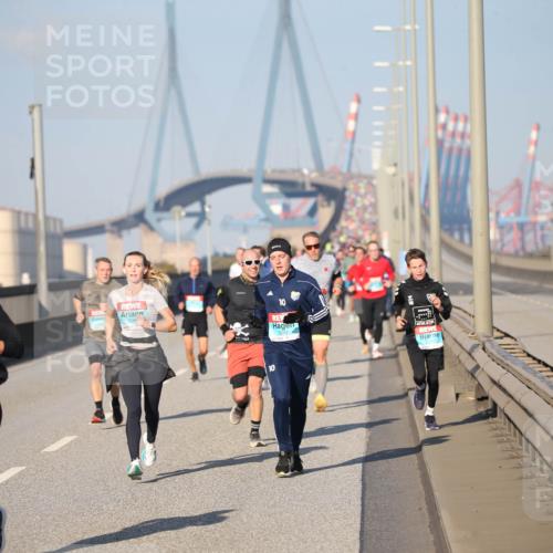 03.10.2025 - Köhlbrandbrückenlauf Jannik Wohlers http://msf.ph/oto/9077986 03.10.2025 09:45:03 Position 3 10, 1114, 10 meine-sportfotos.de