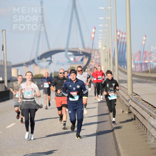 03.10.2025 - Köhlbrandbrückenlauf Jannik Wohlers http://msf.ph/oto/9078015 03.10.2025 09:45:04 Position 3 1114, 3246, 10, 10 meine-sportfotos.de