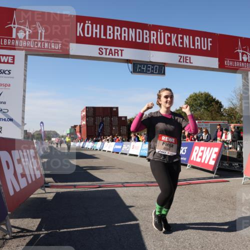 03.10.2025 - Köhlbrandbrückenlauf Lena Gebhardt http://msf.ph/oto/9078067 03.10.2025 13:43:01 Ziel 4778, 6463, 6468, 6469, 6548 meine-sportfotos.de