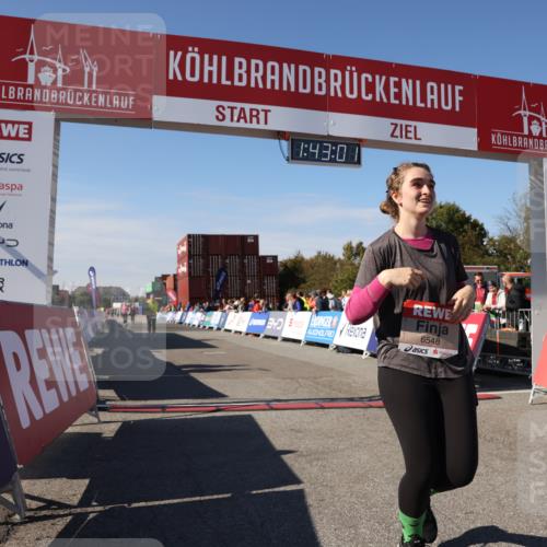 03.10.2025 - Köhlbrandbrückenlauf Lena Gebhardt http://msf.ph/oto/9078075 03.10.2025 13:43:01 Ziel 4778, 6463, 6468, 6469, 6548 meine-sportfotos.de