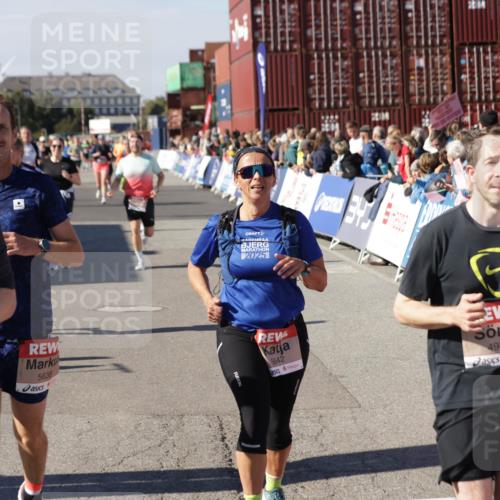 03.10.2025 - Köhlbrandbrückenlauf Jannik Wohlers http://msf.ph/oto/9078081 03.10.2025 13:17:22 Ziel 4404, 4686, 4988, 5007, 5008, 5031, 5429, 5544, 5638, 5642, 5890, 5943, 6389, 6431 meine-sportfotos.de
