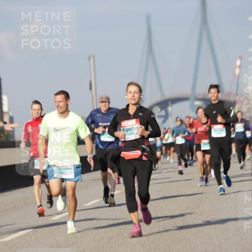 03.10.2025 - Köhlbrandbrückenlauf Jannik Wohlers http://msf.ph/oto/9078097 03.10.2025 09:52:52 Position 3 2981, 1294 meine-sportfotos.de
