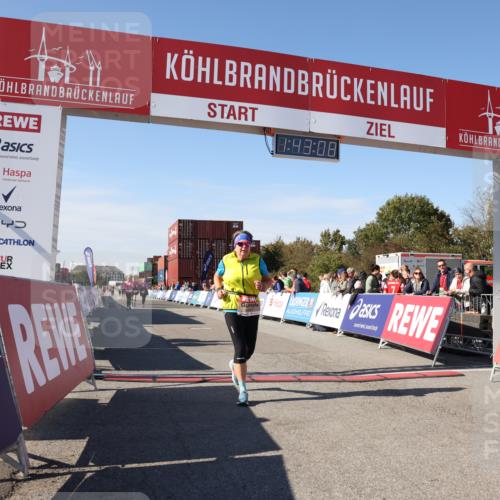 03.10.2025 - Köhlbrandbrückenlauf Lena Gebhardt http://msf.ph/oto/9078099 03.10.2025 13:43:09 Ziel 6463, 6548 meine-sportfotos.de