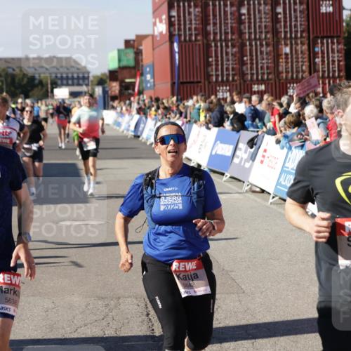 03.10.2025 - Köhlbrandbrückenlauf Jannik Wohlers http://msf.ph/oto/9078123 03.10.2025 13:17:22 Ziel 4404, 4686, 4988, 5007, 5008, 5031, 5429, 5544, 5638, 5642, 5890, 5943, 6389, 6431 meine-sportfotos.de