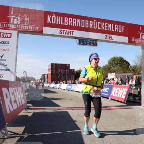 03.10.2025 - Köhlbrandbrückenlauf Lena Gebhardt http://msf.ph/oto/9078124 03.10.2025 13:43:09 Ziel 6463, 6548 meine-sportfotos.de