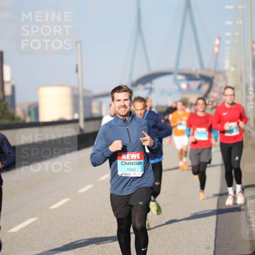 03.10.2025 - Köhlbrandbrückenlauf Jannik Wohlers http://msf.ph/oto/9078132 03.10.2025 09:45:14 Position 3 1102, 1052 meine-sportfotos.de
