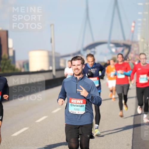 03.10.2025 - Köhlbrandbrückenlauf Jannik Wohlers http://msf.ph/oto/9078151 03.10.2025 09:45:14 Position 3 1102, 1052 meine-sportfotos.de