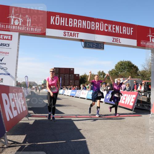 03.10.2025 - Köhlbrandbrückenlauf Lena Gebhardt http://msf.ph/oto/9078177 03.10.2025 13:43:19 Ziel 4238, 5021, 5464, 6711 meine-sportfotos.de