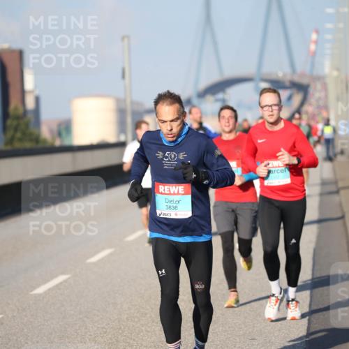 03.10.2025 - Köhlbrandbrückenlauf Jannik Wohlers http://msf.ph/oto/9078190 03.10.2025 09:45:16 Position 3 50, 1107, 3836 meine-sportfotos.de