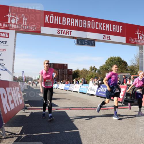 03.10.2025 - Köhlbrandbrückenlauf Lena Gebhardt http://msf.ph/oto/9078193 03.10.2025 13:43:20 Ziel 4238, 5021, 5464, 6711 meine-sportfotos.de