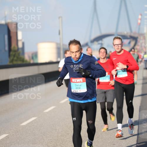 03.10.2025 - Köhlbrandbrückenlauf Jannik Wohlers http://msf.ph/oto/9078196 03.10.2025 09:45:16 Position 3 50, 3836, 1107, 1 meine-sportfotos.de