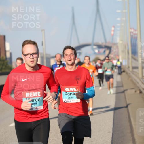 03.10.2025 - Köhlbrandbrückenlauf Jannik Wohlers http://msf.ph/oto/9078209 03.10.2025 09:45:19 Position 3 107, 3518 meine-sportfotos.de