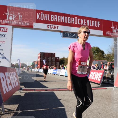 03.10.2025 - Köhlbrandbrückenlauf Lena Gebhardt http://msf.ph/oto/9078221 03.10.2025 13:43:22 Ziel 4238, 5021, 5464, 6711 meine-sportfotos.de