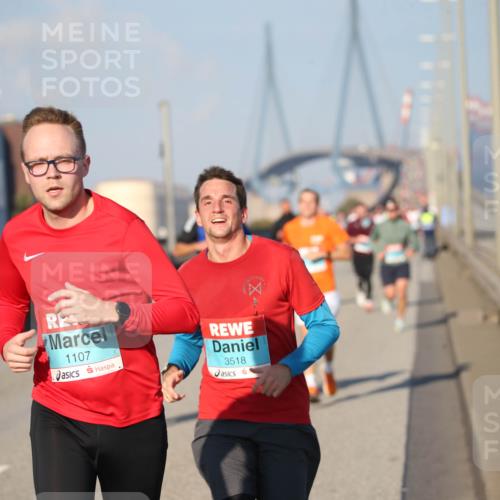 03.10.2025 - Köhlbrandbrückenlauf Jannik Wohlers http://msf.ph/oto/9078225 03.10.2025 09:45:19 Position 3 1107, 3518 meine-sportfotos.de