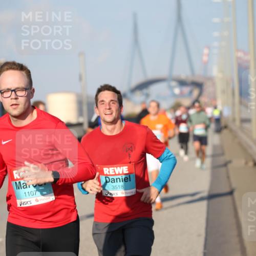 03.10.2025 - Köhlbrandbrückenlauf Jannik Wohlers http://msf.ph/oto/9078230 03.10.2025 09:45:19 Position 3 1107, 3518 meine-sportfotos.de