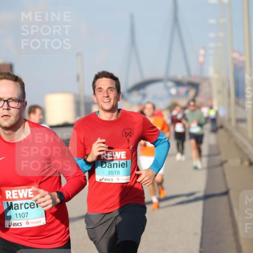 03.10.2025 - Köhlbrandbrückenlauf Jannik Wohlers http://msf.ph/oto/9078234 03.10.2025 09:45:20 Position 3 1107, 3518 meine-sportfotos.de