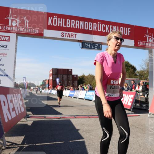 03.10.2025 - Köhlbrandbrückenlauf Lena Gebhardt http://msf.ph/oto/9078236 03.10.2025 13:43:22 Ziel 4238, 5021, 5464, 6711 meine-sportfotos.de