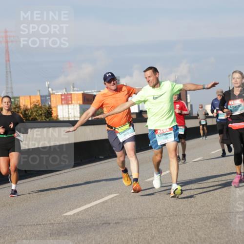 03.10.2025 - Köhlbrandbrückenlauf Jannik Wohlers http://msf.ph/oto/9078241 03.10.2025 09:52:55 Position 3 2983, 2981 meine-sportfotos.de