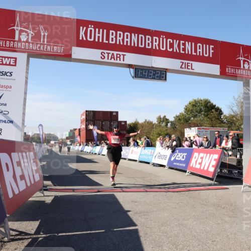 03.10.2025 - Köhlbrandbrückenlauf Lena Gebhardt http://msf.ph/oto/9078246 03.10.2025 13:43:23 Ziel 4238, 5021, 5464, 5499, 5559, 6711 meine-sportfotos.de