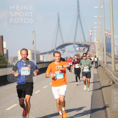 03.10.2025 - Köhlbrandbrückenlauf Jannik Wohlers http://msf.ph/oto/9078260 03.10.2025 09:45:22 Position 3 3155, 1215, 1423 meine-sportfotos.de