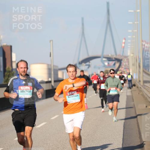 03.10.2025 - Köhlbrandbrückenlauf Jannik Wohlers http://msf.ph/oto/9078286 03.10.2025 09:45:22 Position 3 1215, 1423 meine-sportfotos.de