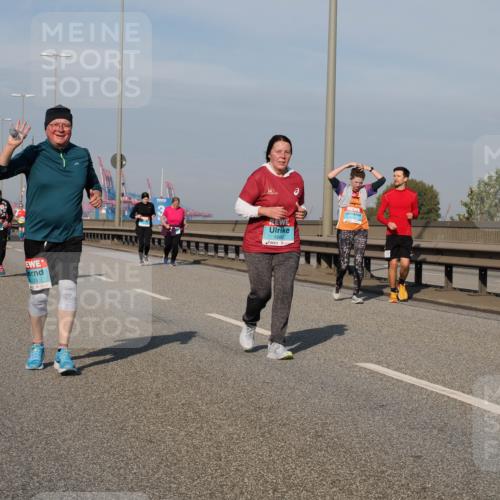 03.10.2025 - Köhlbrandbrückenlauf Fabian Wolf http://msf.ph/oto/9078287 03.10.2025 10:16:23 Position 3 433, 1880 meine-sportfotos.de