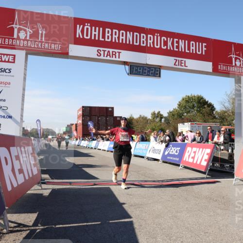 03.10.2025 - Köhlbrandbrückenlauf Lena Gebhardt http://msf.ph/oto/9078288 03.10.2025 13:43:24 Ziel 4238, 5021, 5464, 5499, 5559, 6711 meine-sportfotos.de
