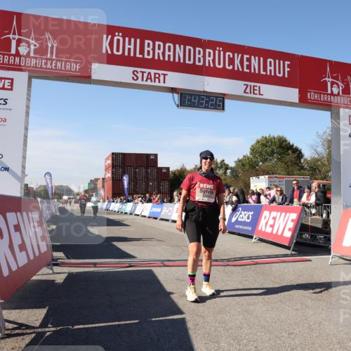 03.10.2025 - Köhlbrandbrückenlauf Lena Gebhardt http://msf.ph/oto/9078319 03.10.2025 13:43:25 Ziel 4238, 5021, 5464, 5499, 5559, 6711 meine-sportfotos.de