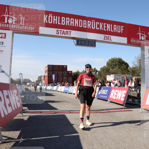 03.10.2025 - Köhlbrandbrückenlauf Lena Gebhardt http://msf.ph/oto/9078327 03.10.2025 13:43:25 Ziel 4238, 5021, 5464, 5499, 5559, 6711 meine-sportfotos.de