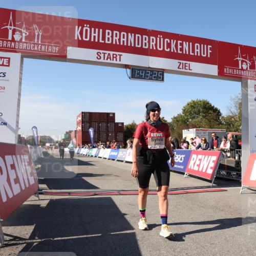 03.10.2025 - Köhlbrandbrückenlauf Lena Gebhardt http://msf.ph/oto/9078335 03.10.2025 13:43:26 Ziel 4238, 5021, 5464, 5499, 5559, 6711 meine-sportfotos.de
