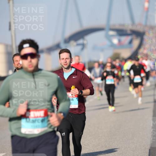 03.10.2025 - Köhlbrandbrückenlauf Jannik Wohlers http://msf.ph/oto/9078343 03.10.2025 09:45:27 Position 3 2 meine-sportfotos.de
