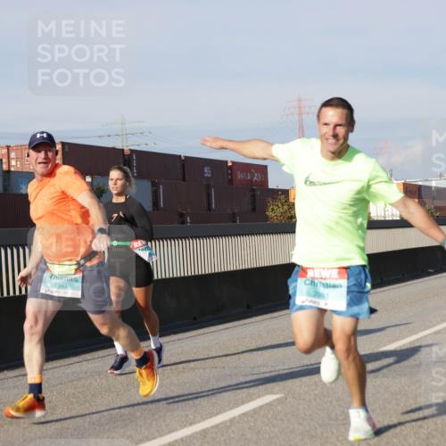 03.10.2025 - Köhlbrandbrückenlauf Jannik Wohlers http://msf.ph/oto/9078352 03.10.2025 09:52:56 Position 3 2983, 80, 2961 meine-sportfotos.de