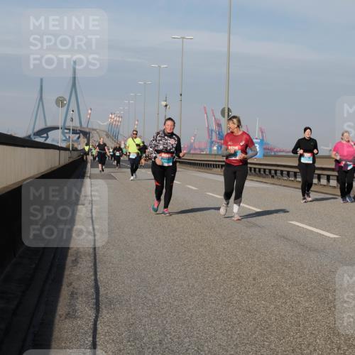 03.10.2025 - Köhlbrandbrückenlauf Fabian Wolf http://msf.ph/oto/9078354 03.10.2025 10:16:28 Position 3  meine-sportfotos.de