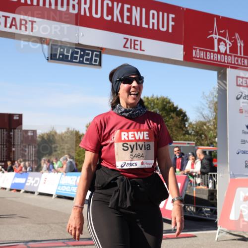 03.10.2025 - Köhlbrandbrückenlauf Lena Gebhardt http://msf.ph/oto/9078355 03.10.2025 13:43:27 Ziel 4238, 5021, 5464, 5499, 5559, 6711 meine-sportfotos.de