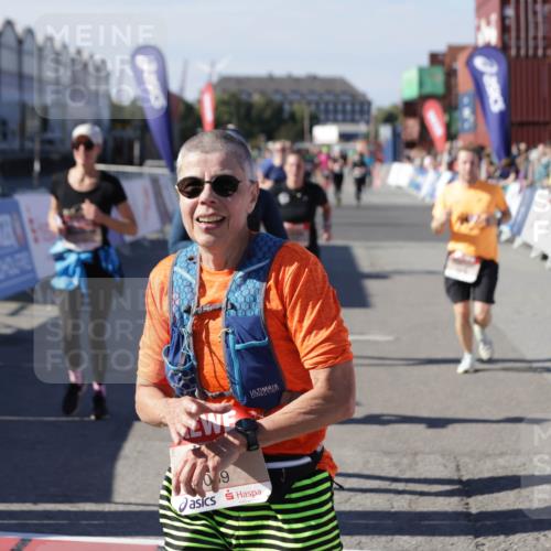 03.10.2025 - Köhlbrandbrückenlauf Jannik Wohlers http://msf.ph/oto/9078364 03.10.2025 13:17:32 Ziel 4012, 4686, 4746, 4818, 5007, 5008, 5031, 5906, 5909, 6069, 6388, 6710 meine-sportfotos.de