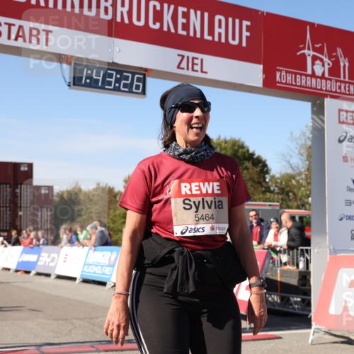 03.10.2025 - Köhlbrandbrückenlauf Lena Gebhardt http://msf.ph/oto/9078365 03.10.2025 13:43:27 Ziel 4238, 5021, 5464, 5499, 5559, 6711 meine-sportfotos.de