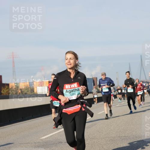 03.10.2025 - Köhlbrandbrückenlauf Jannik Wohlers http://msf.ph/oto/9078369 03.10.2025 09:52:57 Position 3 1294 meine-sportfotos.de