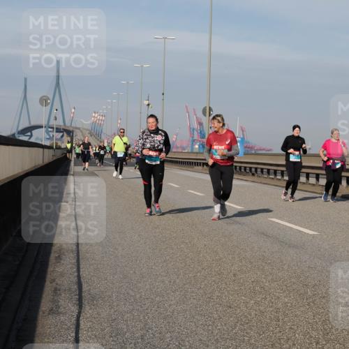 03.10.2025 - Köhlbrandbrückenlauf Fabian Wolf http://msf.ph/oto/9078371 03.10.2025 10:16:28 Position 3 222 meine-sportfotos.de